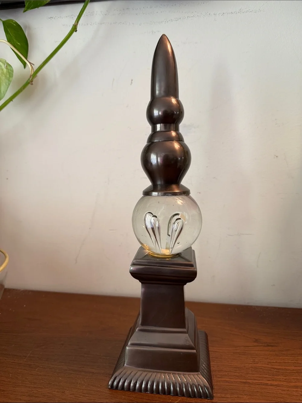 Modern Design Metal Obelisk